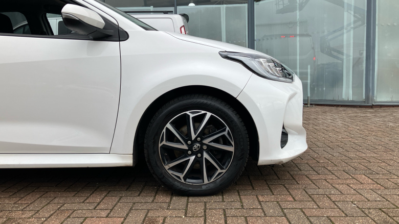 Toyota Yaris 1.5 Hybrid Design 5dr CVT Hybrid Hatchback